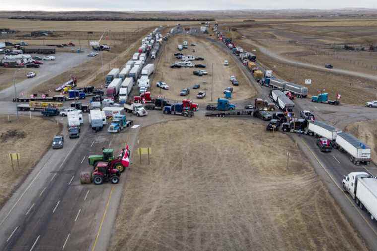 Blockade of truckers in Alberta |  Protesters agree to open a lane in each direction