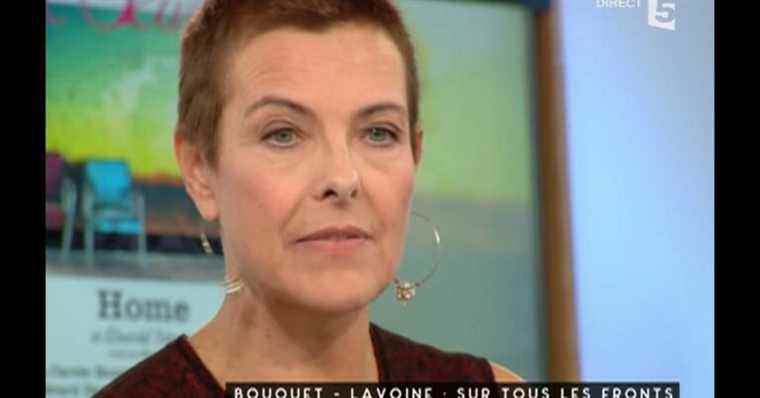 Carole Bouquet shaved hair: the unlikely reasons for this look that had surprised so much