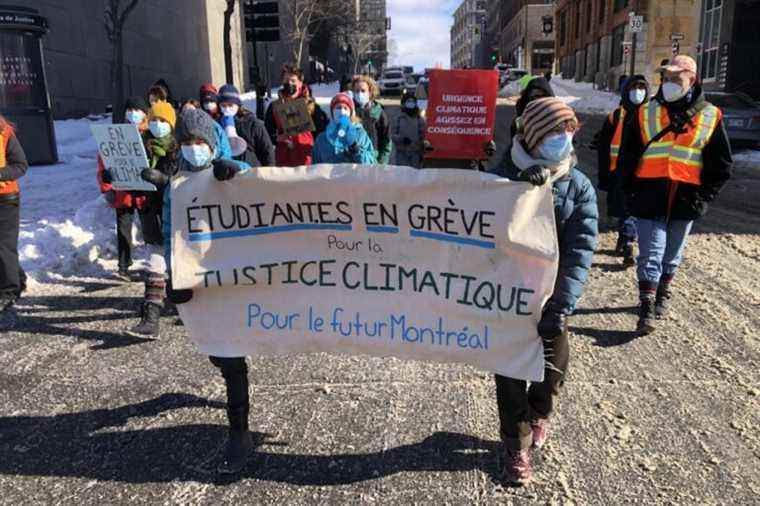 Climate crisis |  Youth resume weekly protests