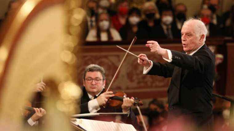 Conductor Daniel Barenboim cancels commitments to undergo surgery