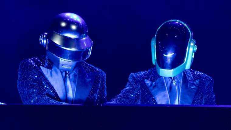 Daft Punk rekindles the flame a year after their separation by broadcasting a live from 1997 on Twitch