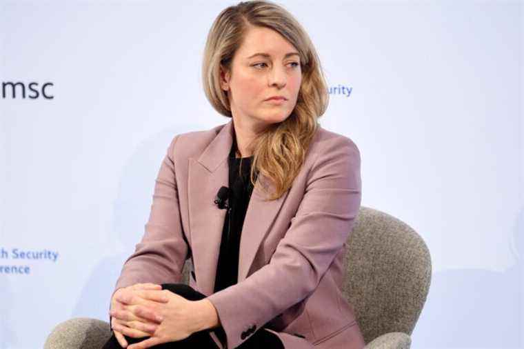 Tensions in Ukraine |  Mélanie Joly returns home prematurely