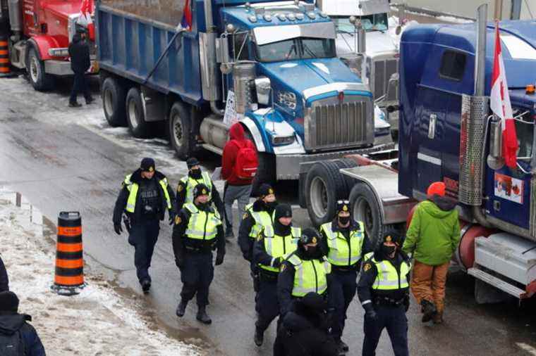 Demonstration in Ottawa |  About 100 children live in the trucks involved