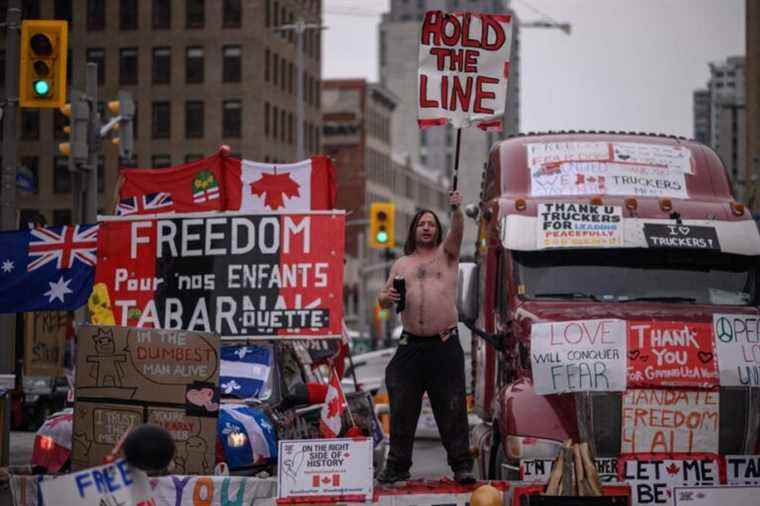 Demonstration in Ottawa |  Police close in on protesters