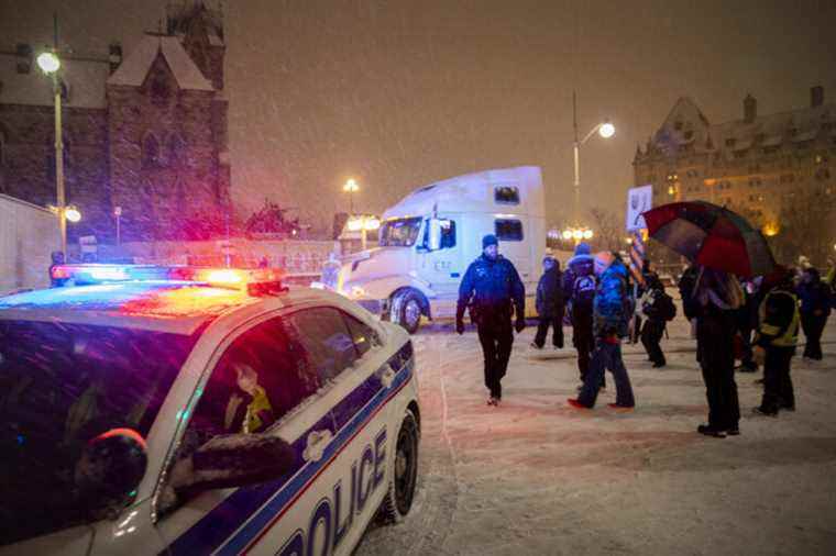 Demonstration in Ottawa |  First targeted arrests in the city center, including two organizers