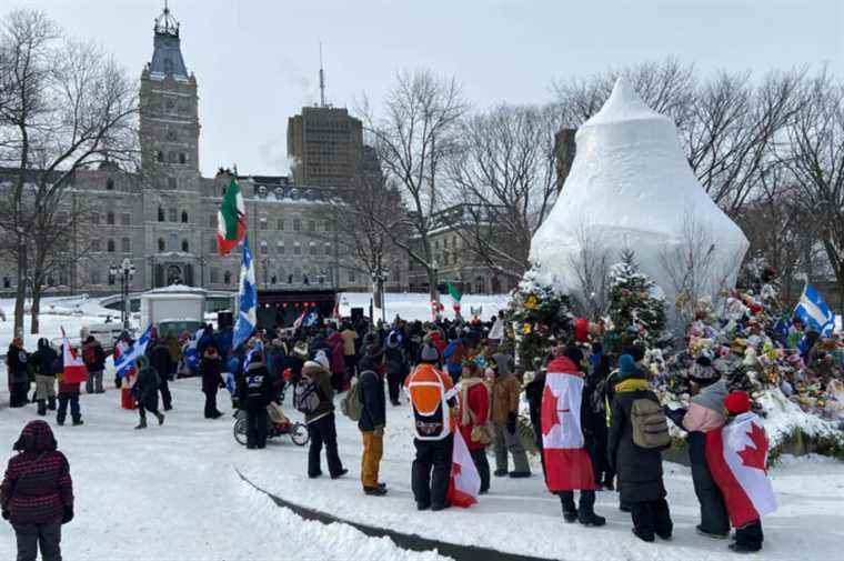 Demonstration in Quebec |  A few hundred people back in front of the National Assembly