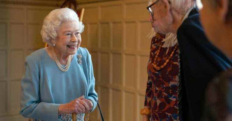 Elizabeth II touching: she brings out an accessory belonging to Prince Philip, 10 months after his death