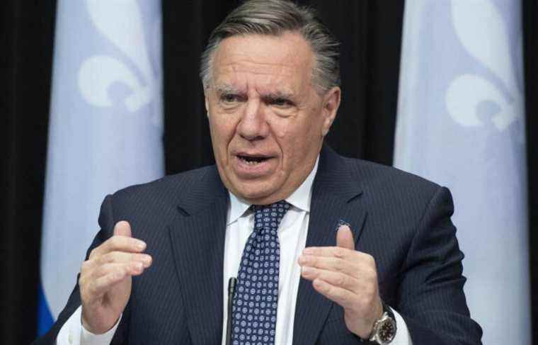 François Legault promises the transfer of 2,000 jobs to the regions by September 30