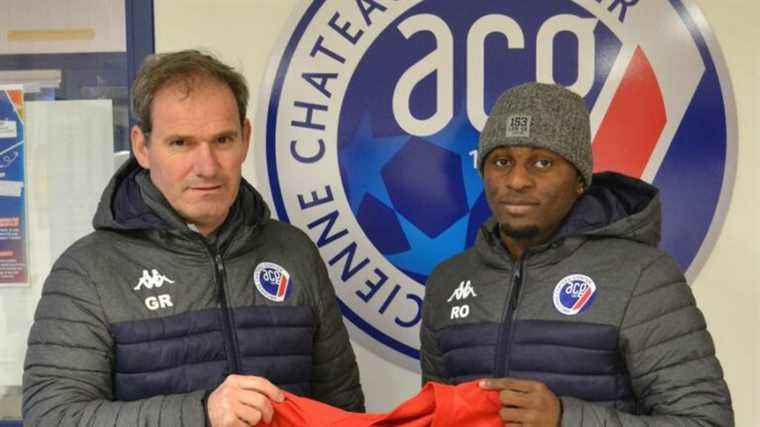 Gabonese Royce Openda, who has played matches in the African Champions League, signs for Château-Gontier