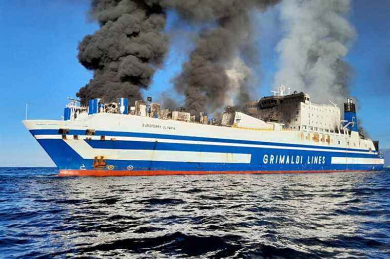 Greece |  At least 12 missing after ferry fire