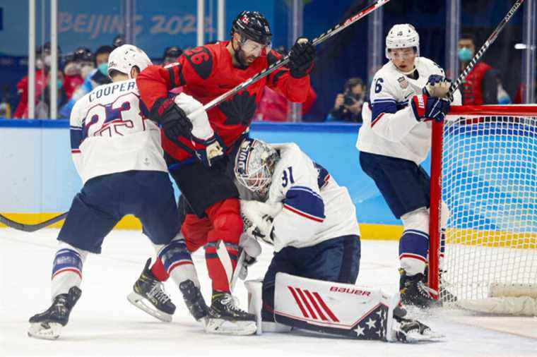 Hockey |  USA defeats Canada 4-2