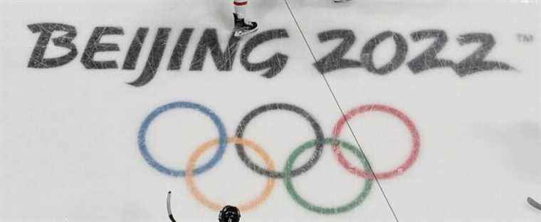 Ice hockey: Canadian match delayed