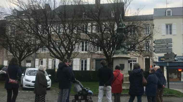 In Mayenne, Catholic faithful pray in the street to “save France”