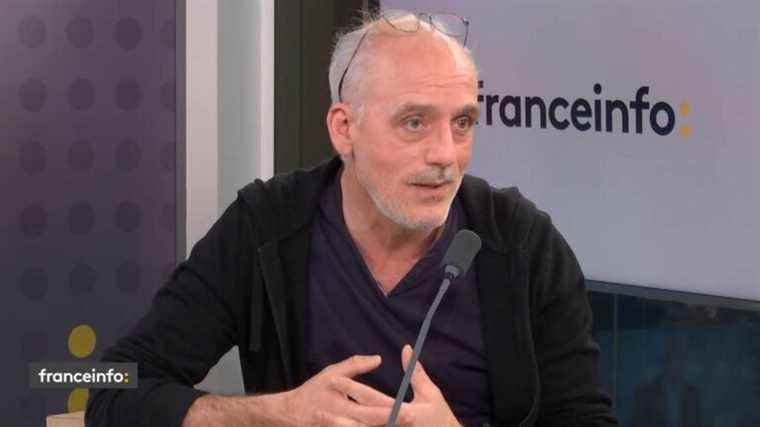 “It’s a crazy battle to get sponsorships”, denounces Philippe Poutou, who speaks of an “undemocratic law”