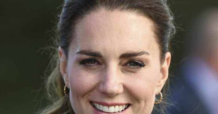 Kate Middleton officially eclipses Harry: a rugby ball on her finger, she surprises