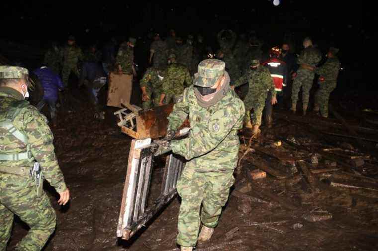 Landslide kills at least 11 in Ecuador