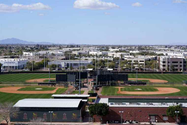 Lockout in the MLB |  The training camps are deserted