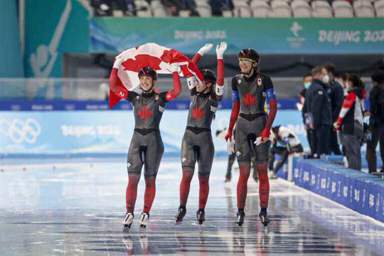 Long track |  Canadians win team pursuit gold