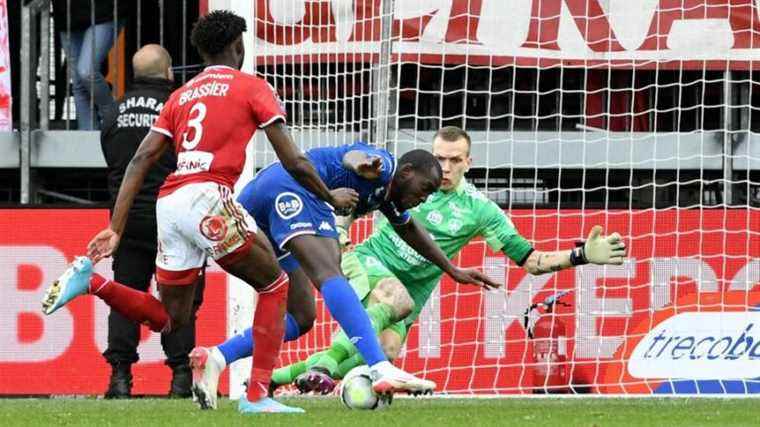 Lorient takes revenge and wins the derby in Brest