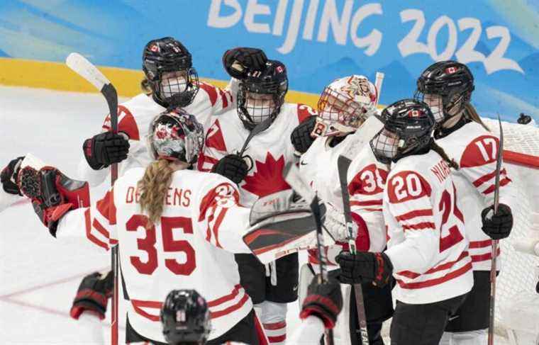 Masked or not, Canadian hockey players chain victories