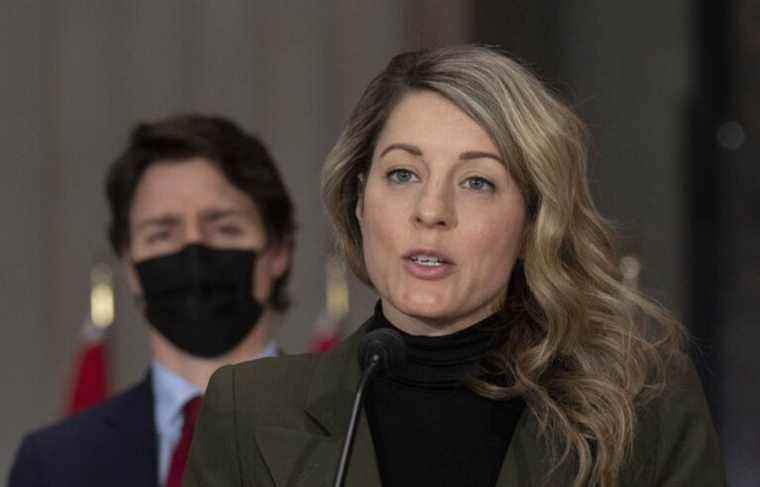 Minister Mélanie Joly suggests other sanctions against the Kremlin