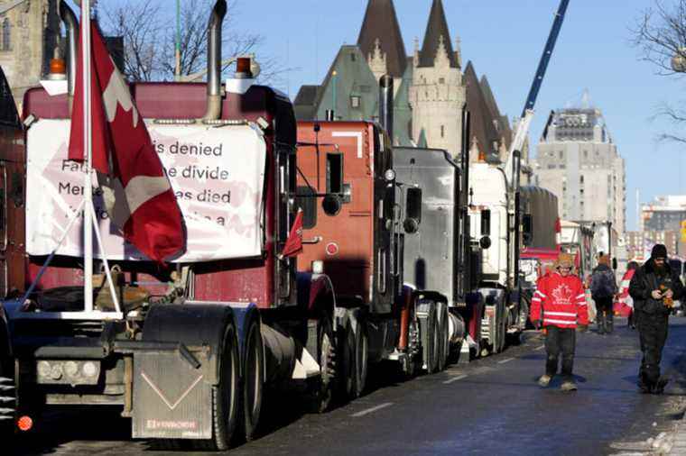 Moving Trucks in Ottawa |  Progress is slow and truckers are reluctant