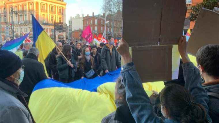 Nearly 200 people for the first rally in support of Ukrainians in Toulouse