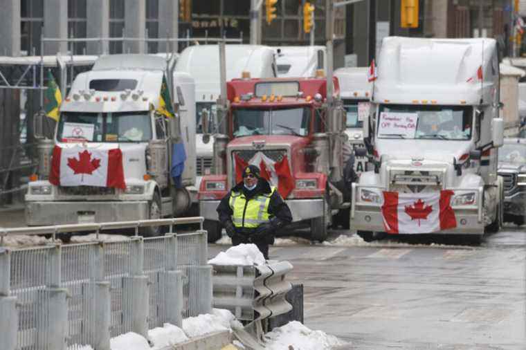 Occupation of Ottawa |  No tug wants to move heavy goods vehicles