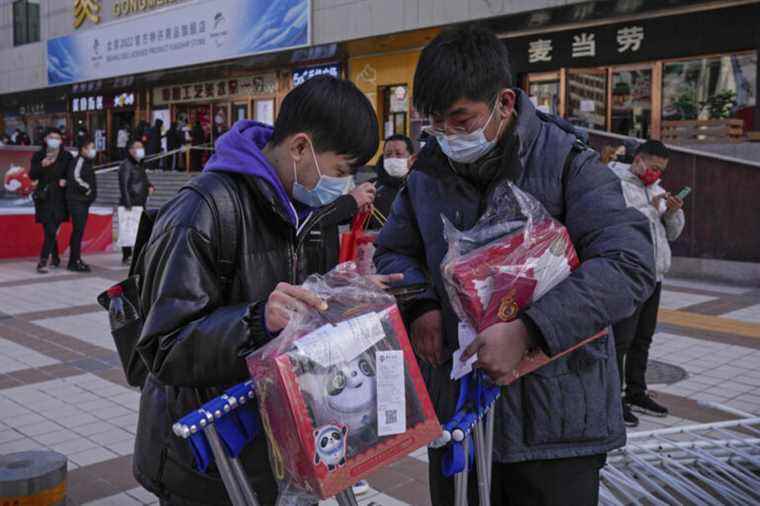 Official mascots |  A shortage of pandas in China