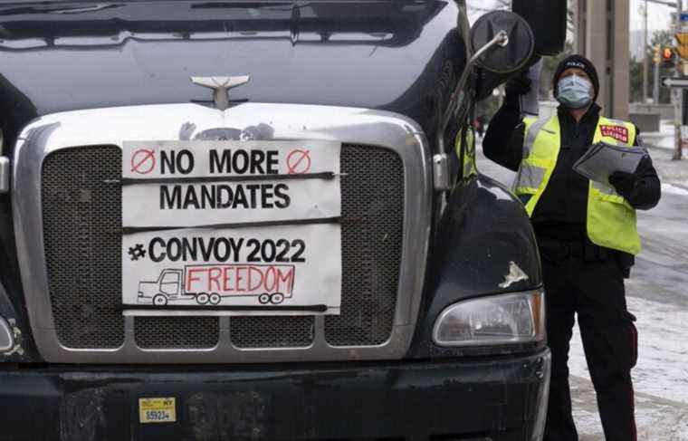 Ottawa police raise their voices in the face of anti-sanitary measures protesters