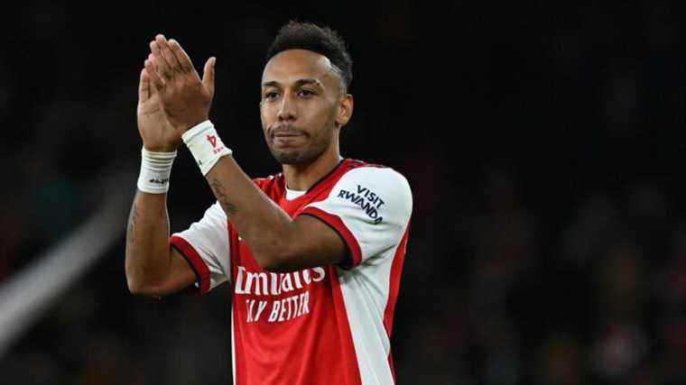 Pierre-Emerick Aubameyang agrees free with FC Barcelona