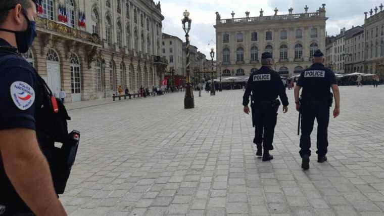 Police officers and gendarmes are nearly seven times more victims of physical attacks than the average worker, reveals the Ministry of the Interior