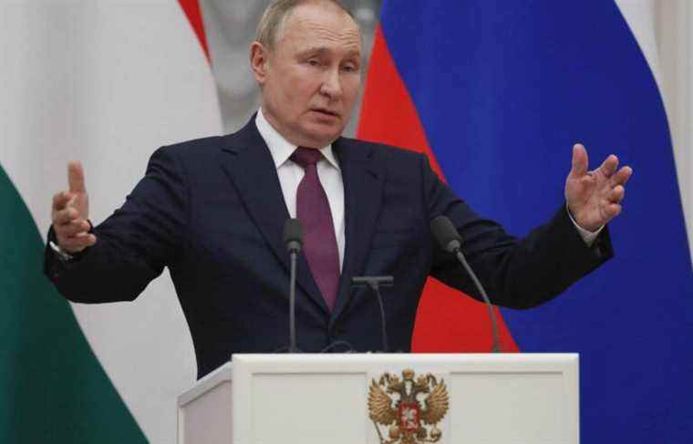 Putin “hopes” for a solution, but accuses Washington of using Ukraine