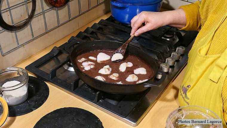 RED WINE SAUCE.  at the Egletons wine and local products fair