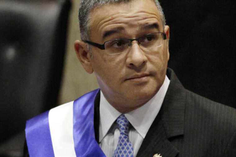 Salvador |  Ex-president accused of having received a plane to promote a company