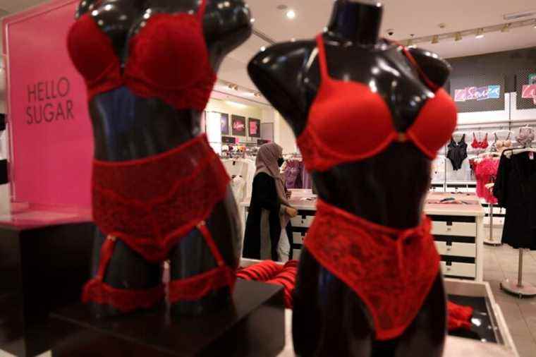 Saudi Arabia |  Underwear in the window without mentioning Valentine’s Day