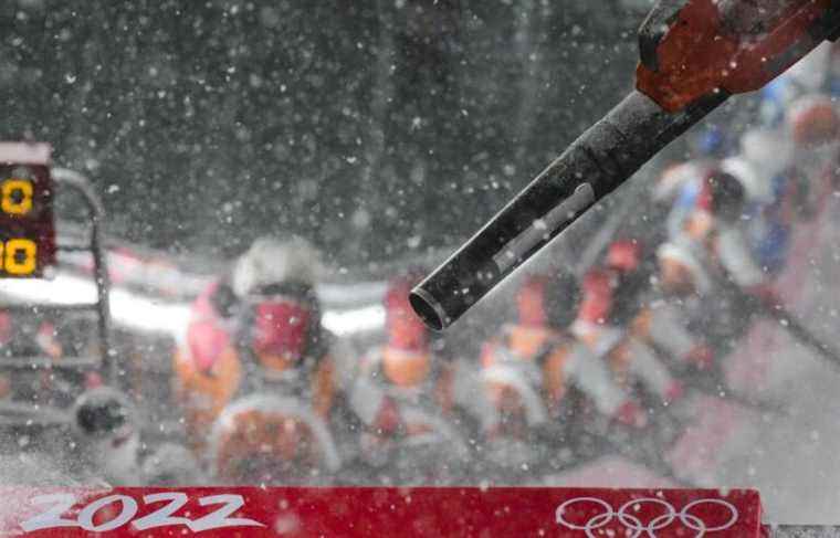 Snow disrupts Beijing Games schedule