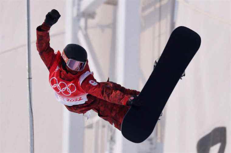 Snowboarding |  Elizabeth Hosking advances to halfpipe final