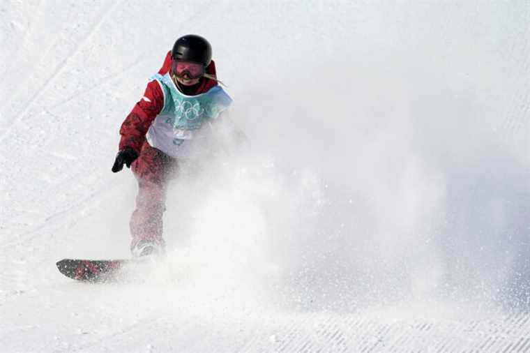 Snowboarding |  Laurie Blouin takes 8th place in a big jump