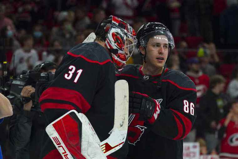 Sunday in the NHL |  The Hurricanes claim a fifth consecutive victory, this time against the Oilers