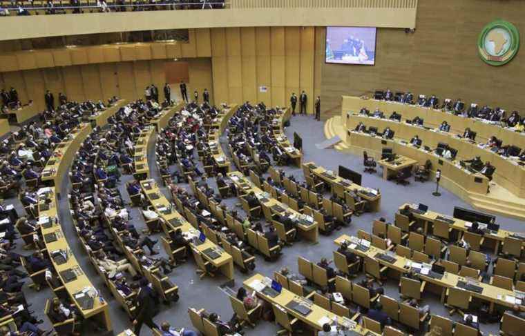 The African Union condemns the coups and avoids a heated debate on Israel