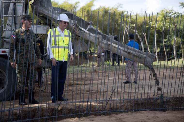 The Dominican Republic builds a border wall with Haiti