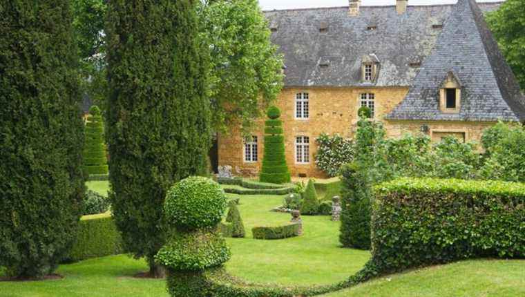 The gardens of Eyrignac, one of the must-see spots in the Dordogne