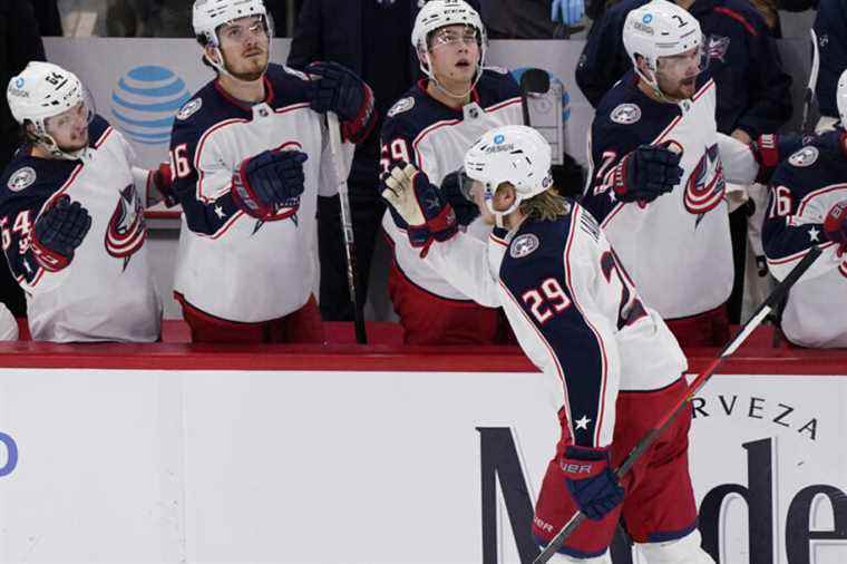 Thursday in the NHL |  Patrik Laine scores hat trick in Blue Jackets win