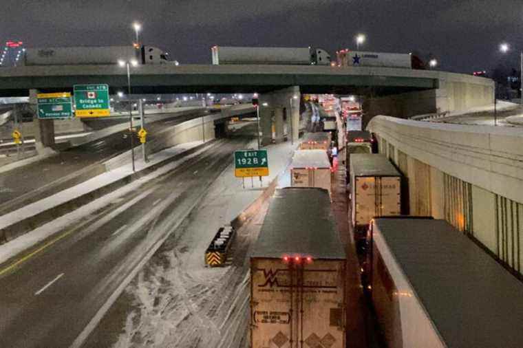 Truckers Demonstration |  The Ambassador Bridge blocked between Windsor and Detroit