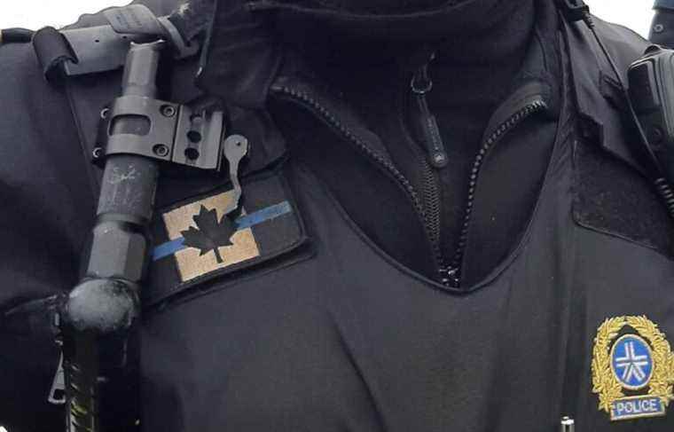 Valérie Plante “very uncomfortable” with a controversial symbol worn by some police officers