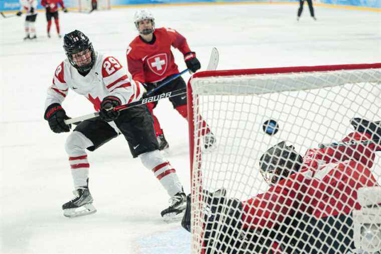 Women’s Hockey |  Canada beats Switzerland 10-3