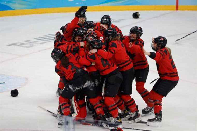 Women’s Hockey |  Marie-Philip Poulin propels Canadians to gold