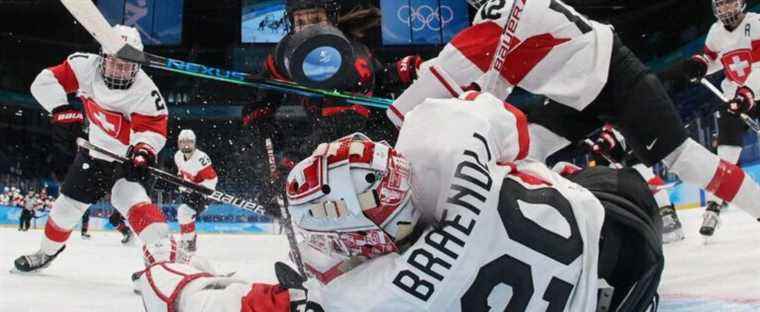 Women’s hockey: Canadians crush Swiss in Beijing