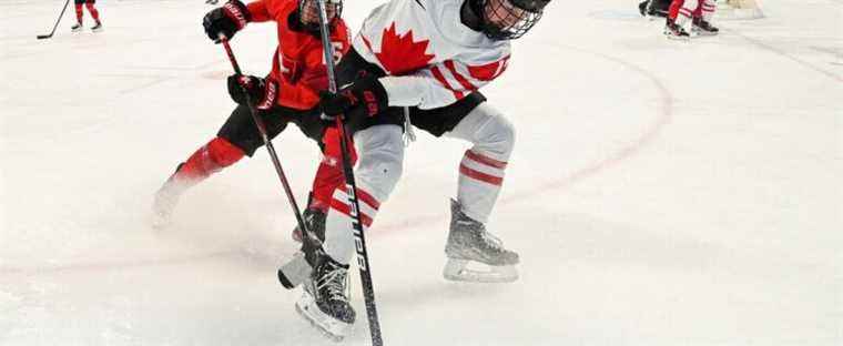 Women’s hockey: Canadians easily advance to the final